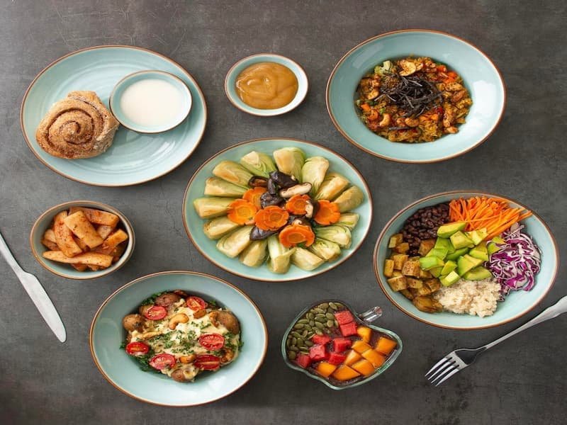 The Veg offers both Vietnamese and International dishes