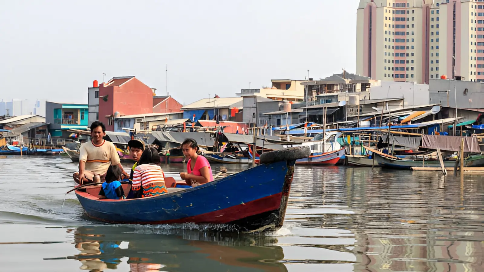 Local life at Sunda Kelapa — daily boat commutes in Jakarta's historic harbour