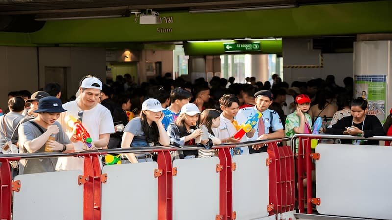 Elevated Urban Battlefield: A Strategic Songkran Scouting Position