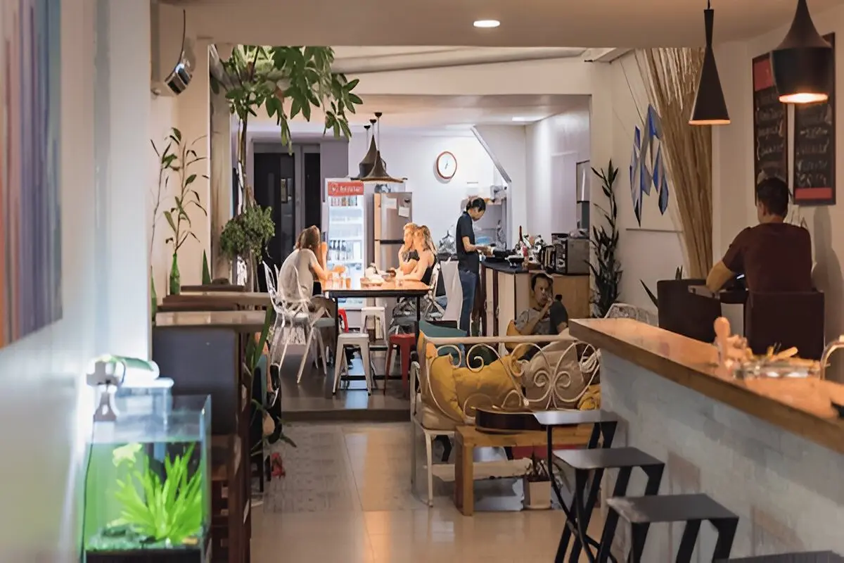 Backpacker-friendly budget hostel in Phnom Penh with communal lounge areas